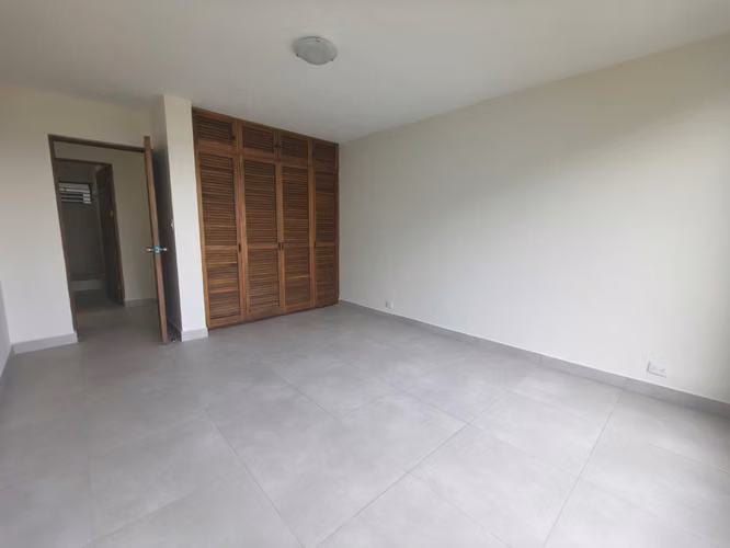 Bello apartamento en RENTA Bello Horizonte Escazu amplio y moderno - Imagen 13