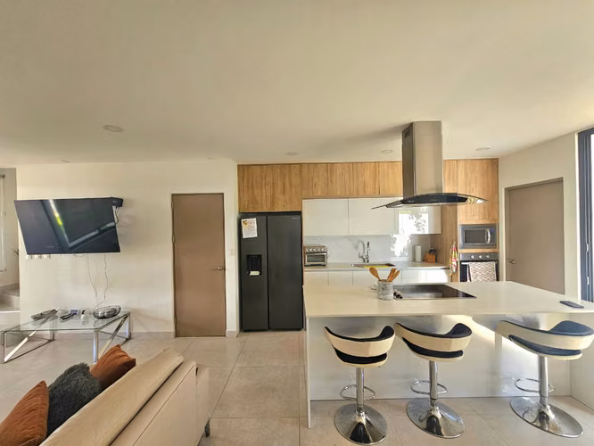 Pozos, preciosa-lujosa-amplia 160m2, amueblada, 2 hab, 2.5 baños, terraza, amp. patio, amenidad. - Imagen 3