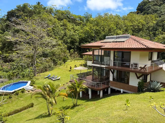 Finca en venta, uso Mixto, Parrita-Quepos-Puntarena. 52.436 m² de Naturaleza!