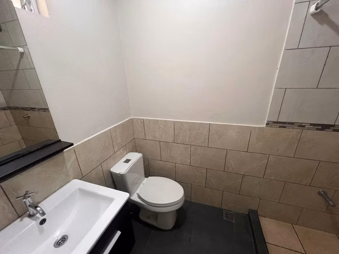 Alquiler de apartamento tipo estudio ,parqueo , gym , terraza en San Pedro , Vargas Araya - Imagen 6