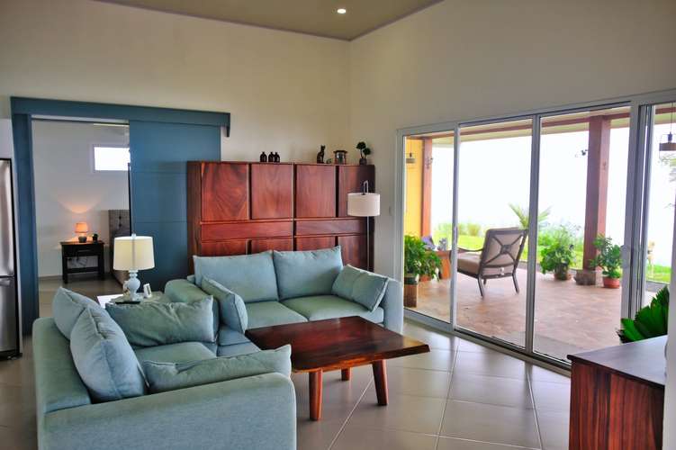 Residencia Privada con Vista Permanente al Mar y 5,000 m² en Montes de Oro, Costa Rica
