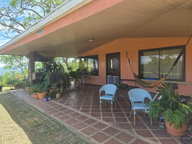 Alquiler de casa tipo quinta en residencial de montaña cerca de Ciudad Colón - Imagen 2