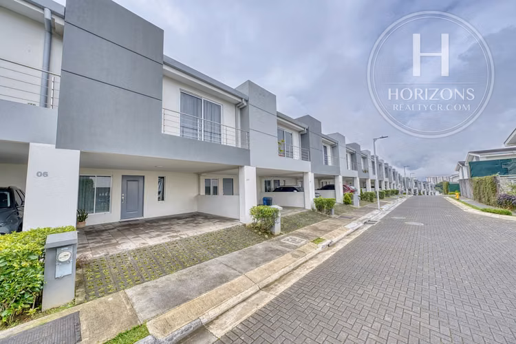Casa en Venta en Condominio Altos de Sabanilla en Sabanilla de Montes NJA1399JB