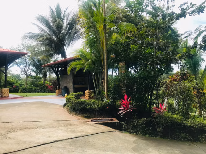 EN VENTA HERMOSA QUINTA EN OROTINA ALAJUELA
