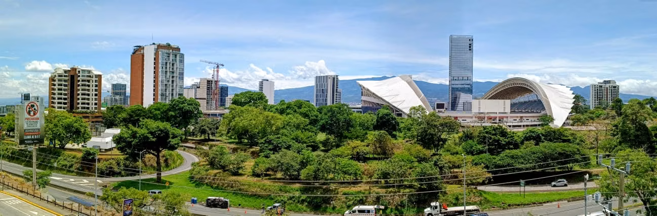 Sabana Sur, hermoso-amplio 193m2, muy fino, 3 hab, 2.5 baños, sala TV, vista espectacular. - Imagen 2
