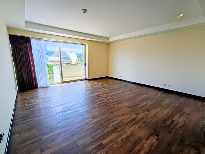 Sabana Sur, hermoso-amplio 193m2, muy fino, 3 hab, 2.5 baños, sala TV, vista espectacular. - Imagen 9