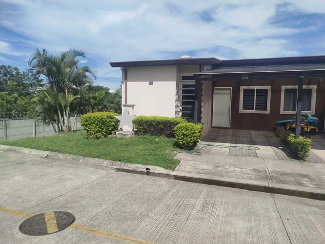 Se vende linda casa Esquinera - Terrazas del Norte