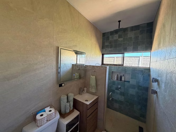 Venta de Casa en Tárcoles | Amplia Zona Verde | Cerca de la Playa