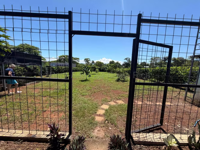 Venta de Casa en Tárcoles | Amplia Zona Verde | Cerca de la Playa