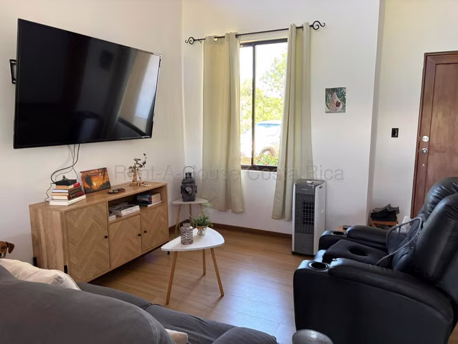 Venta de Casa en Tárcoles | Amplia Zona Verde | Cerca de la Playa