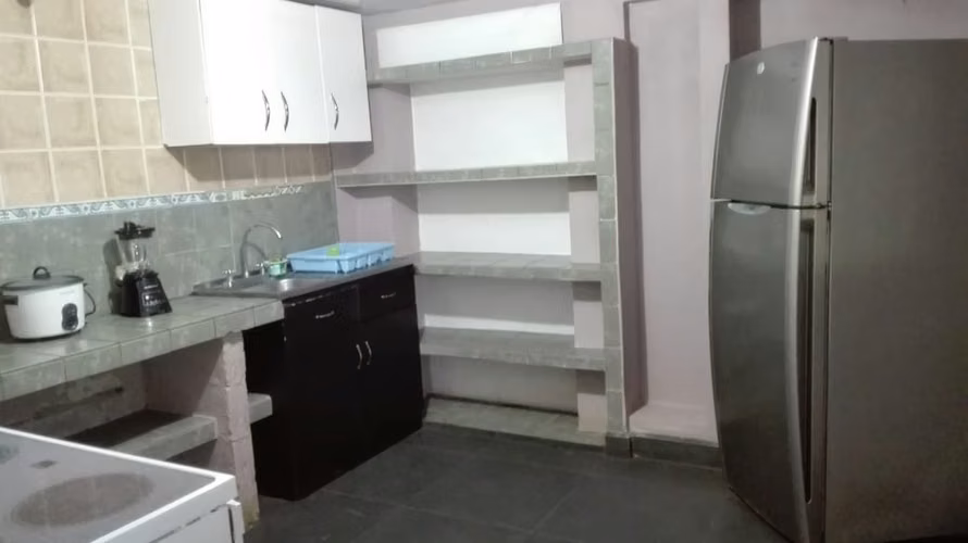 Oportunidad de 2 Lotes Costeros con Casa Cerca de Jacó