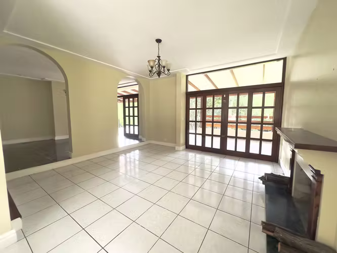 Residencia de Lujo en Los Apacibles, San Ramón de Tres Ríos (CT)