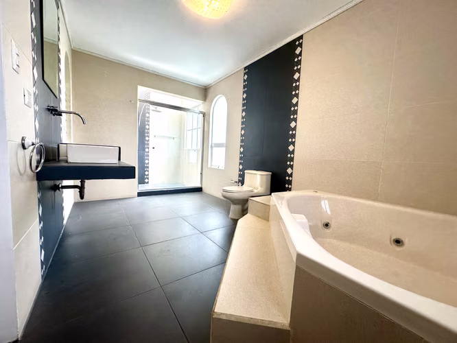 Residencia de Lujo en Los Apacibles, San Ramón de Tres Ríos (CT)
