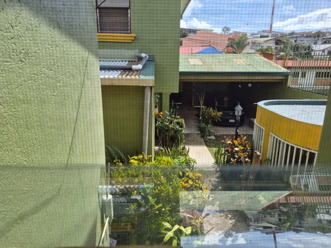 Edificio de 3 Apartamentos en Venta – Moravia, San José - Imagen 2