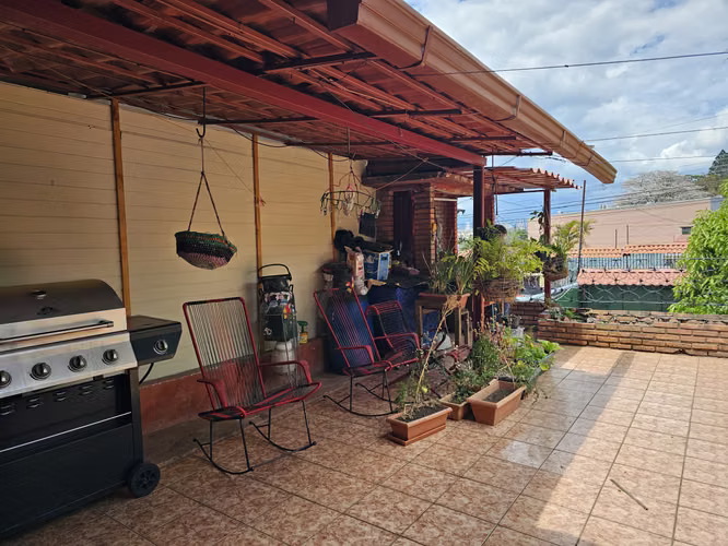Oportunidad Casas y Apartamento Uso Mixto San Rafael, Escazú, San José