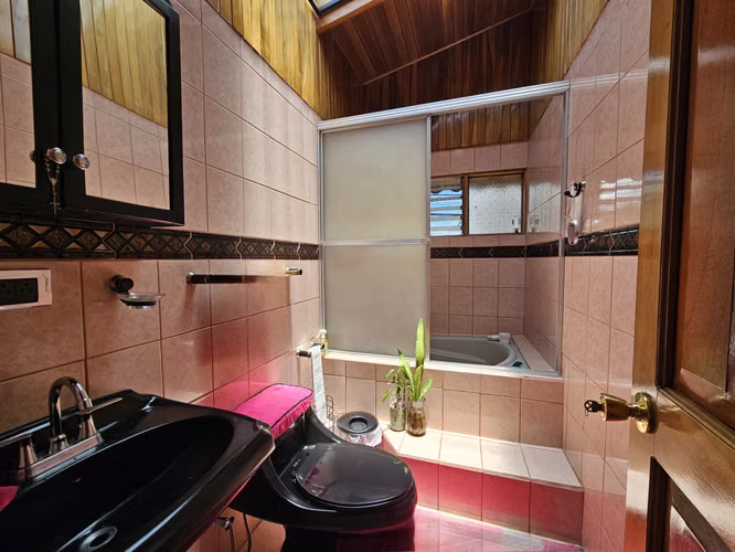 Oportunidad Casas y Apartamento Uso Mixto San Rafael, Escazú, San José