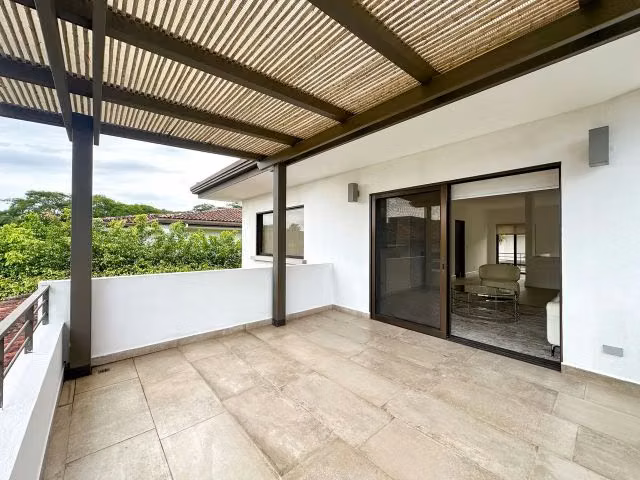 Alquiler o Venta de Casa en  Santa. Ana          (  Amueblada) - Imagen 12