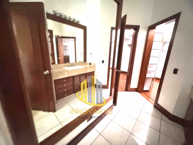 Alquiler casa 3 cuartos, independiente, en Trejos Montealegre #