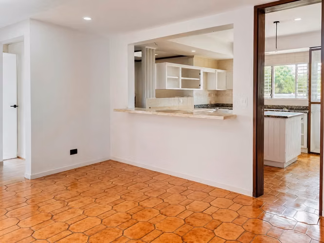 ALQUILER DE CASA EN ROHMOSER CON USO DE SUELO COMERCIAL - Imagen 14