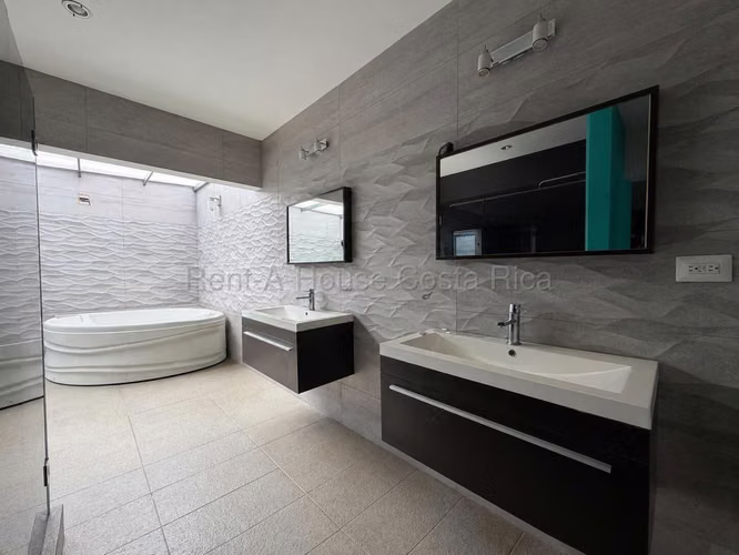 Venta casa amplia de 1 nivel con jardines y vistas #26-1877 GS - Imagen 10