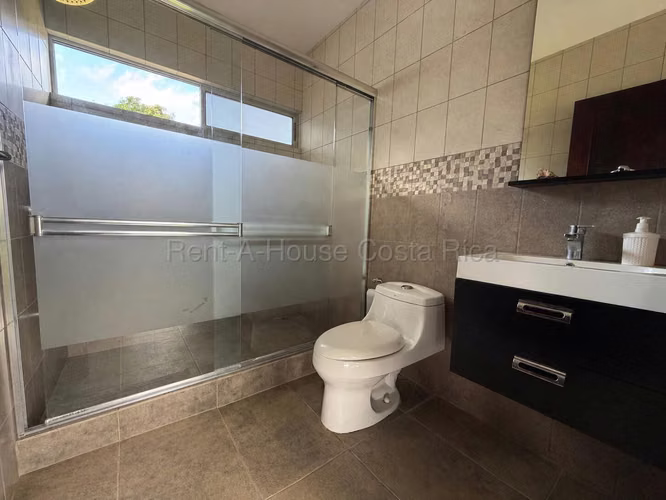 Venta casa amplia de 1 nivel con jardines y vistas #26-1877 GS - Imagen 7