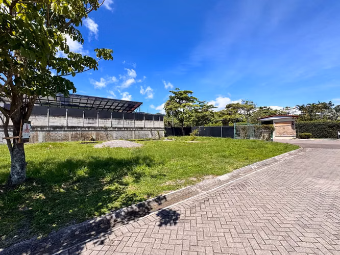 VENTA DE LOTE CONDOMINIO ROBLE RIO ORO SANTA ANA - Imagen 8