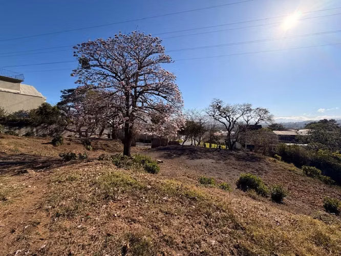 Venta lote independiente excelente ubicación