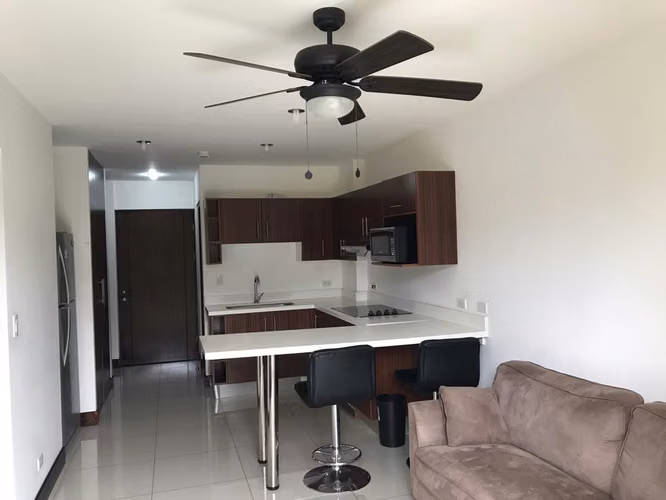 Oferta! Montesol, amueblado, hermoso-fino-como nuevo, 1 hab, A/C, 1.5 baños, terraza, patio. - Imagen 4