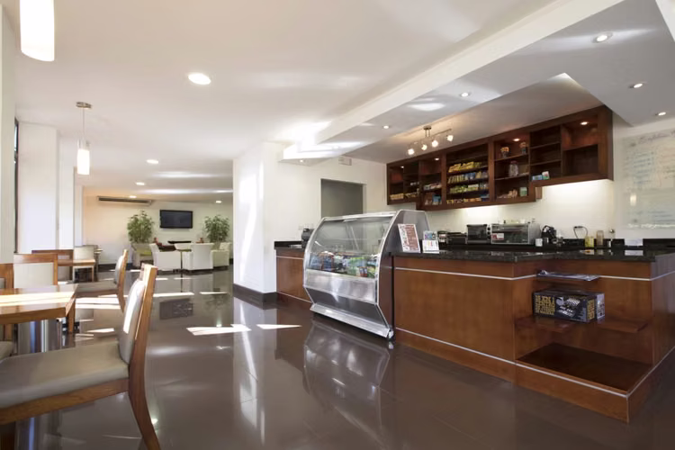 Oferta! Montesol, amueblado, hermoso-fino-como nuevo, 1 hab, A/C, 1.5 baños, terraza, patio. - Imagen 16