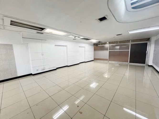 LOCAL COMERCIAL EN ALQUILER POR CENTRO COLÓN - Imagen 7
