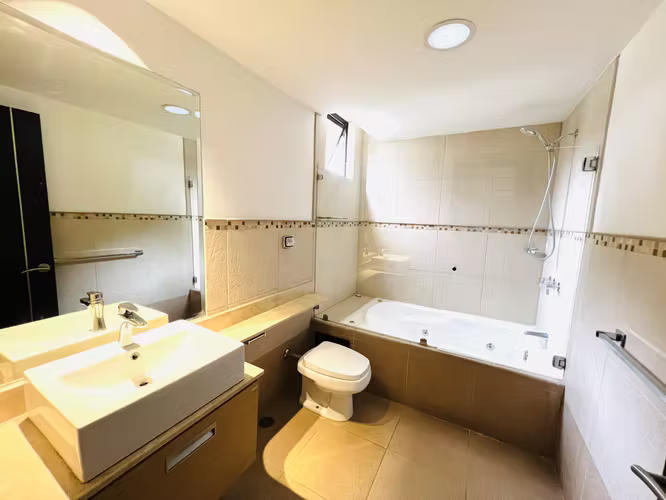 Venta de Apartamento Oportunidad Única en Santa Ana !