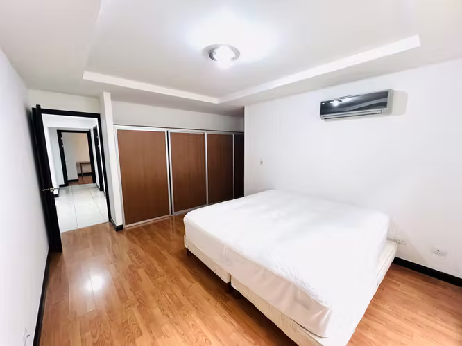 Venta de Apartamento Oportunidad Única en Santa Ana !