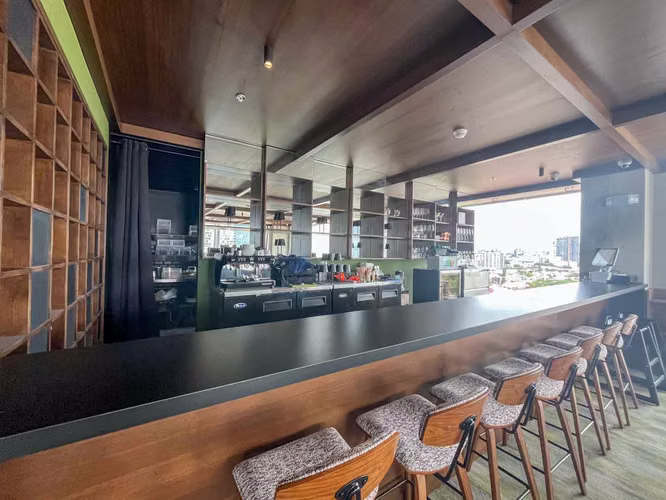 Venta de apartamento amueblado con vista a la ciudad