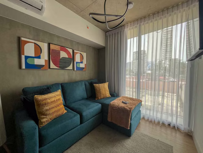 Venta de apartamento amueblado con vista a la ciudad