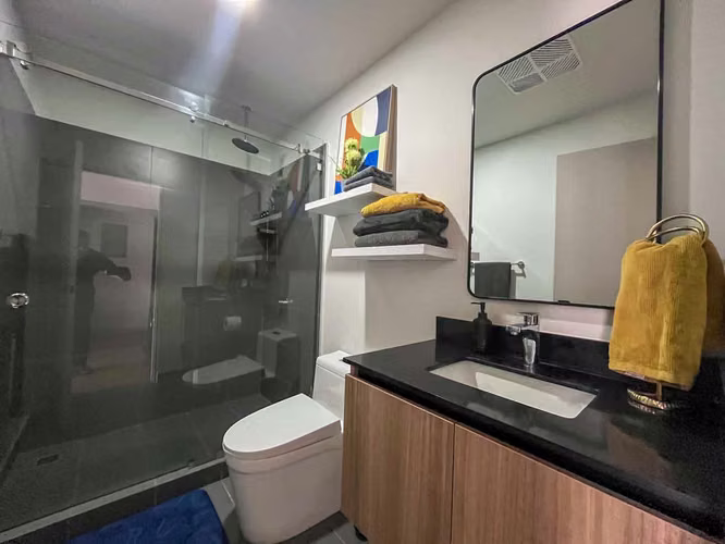 Venta de apartamento amueblado con vista a la ciudad
