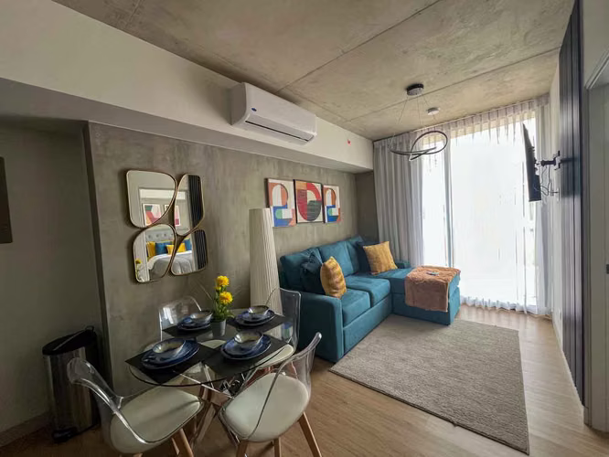 Venta de apartamento amueblado con vista a la ciudad