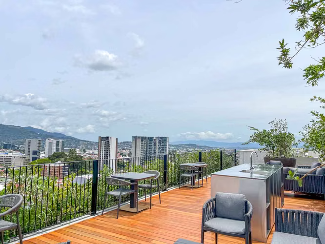 Venta de apartamento amueblado con vista a la ciudad