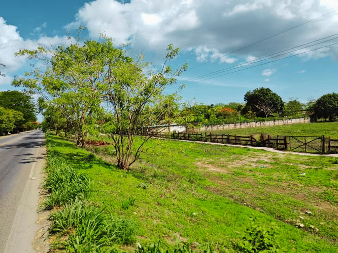 Lote comercial en venta frente a Ruta 1, Liberia, Guanacaste - Imagen 2