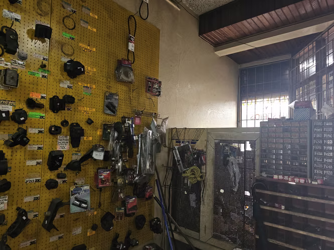 Edificio con Casa, Local Comercial y Bodega centro de Alajuela, Alajuela