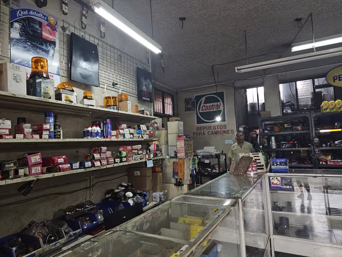 Edificio con Casa, Local Comercial y Bodega centro de Alajuela, Alajuela