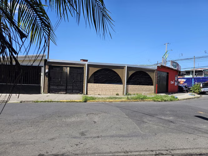 Propiedad con Uso de Suelo Mixto en San Sebastián, San José