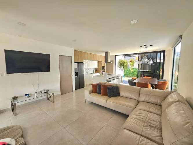 Casa Amueblada en Alquiler – Condominio en Pozos de Santa Ana - Imagen 4