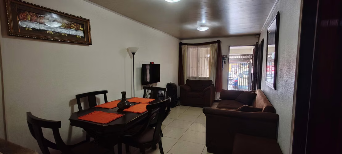 Casa en venta con inquilino activo en Desamparados #26-68 GS