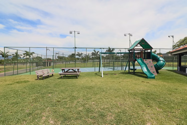 Lote Premium en Condominio Santo Tomás, Santo Domingo de Heredia-RM