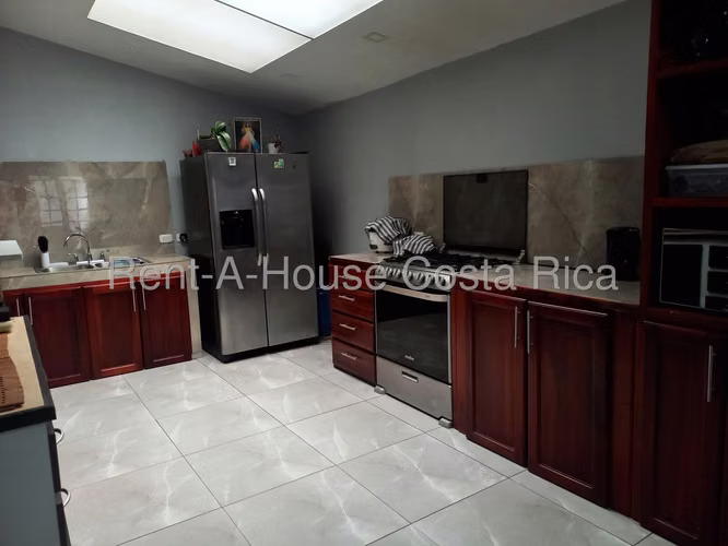 Casa de dos niveles en venta cerca del centro de Guadalupe #26-1417 GS - Imagen 4
