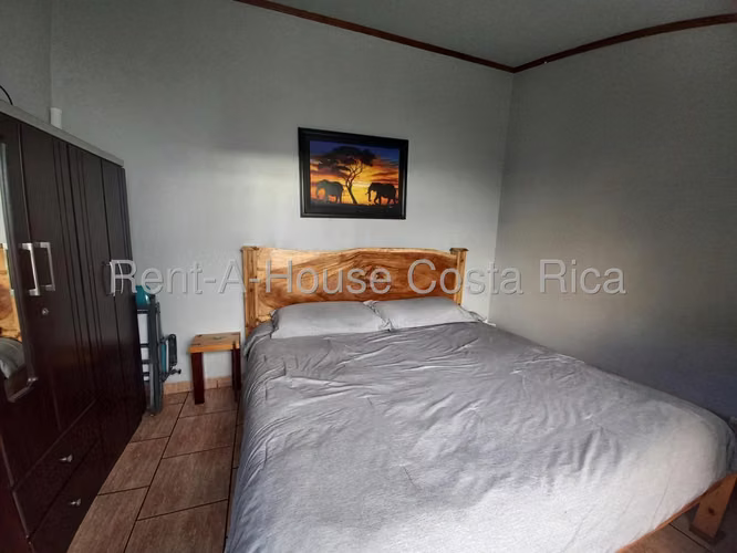 Casa de dos niveles en venta cerca del centro de Guadalupe #26-1417 GS - Imagen 7