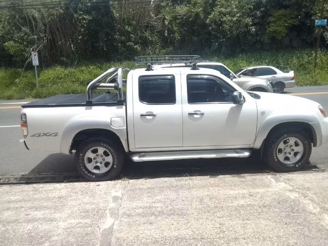 MAZDA BT-50 4X4 MANUAL DIÉSEL