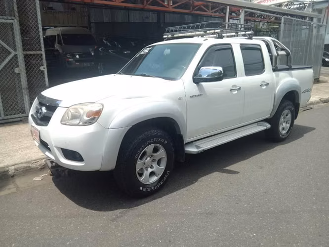 MAZDA BT-50 4X4 MANUAL DIÉSEL