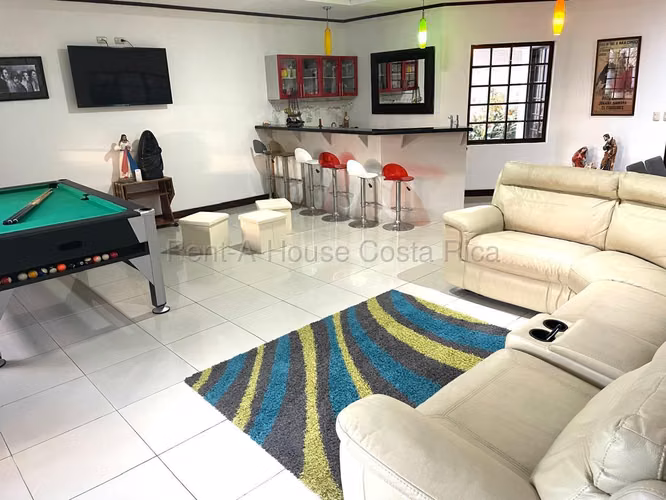 H.A.26-2169 Se Vende Casa de Lujo con Piscina en Santo Domingo, Heredia