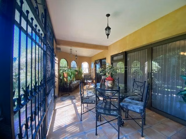 H.A.26-1942 Se Vende Exclusiva Casa Tipo Quinta – Los Ángeles de San Rafael, Heredia